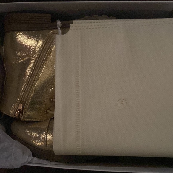 Back to school shoes - Picture 5 of 6